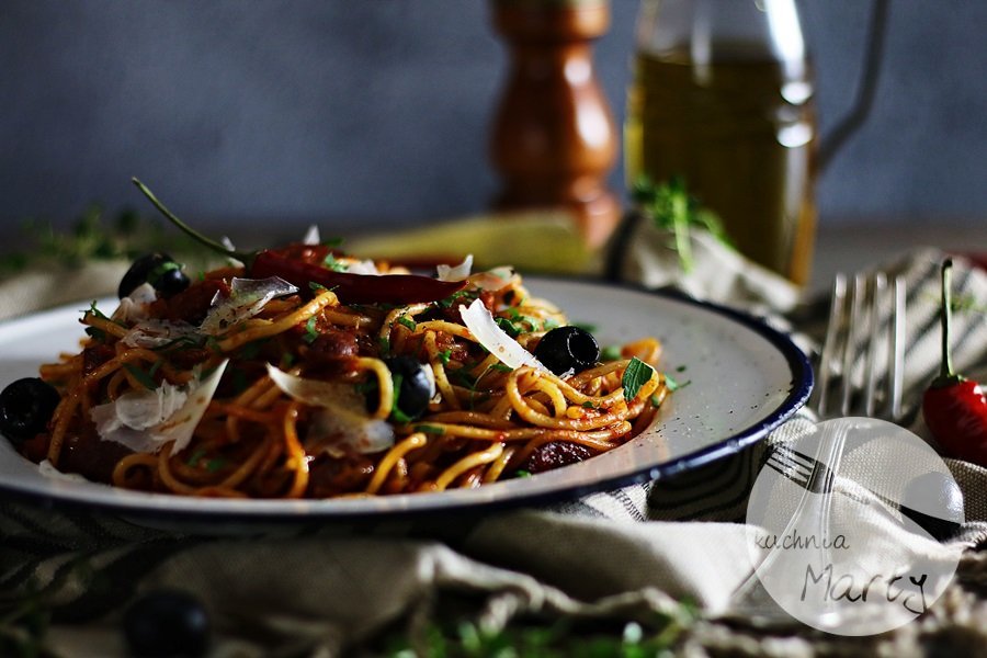 2207 - Spaghetti z chorizo i oliwkami