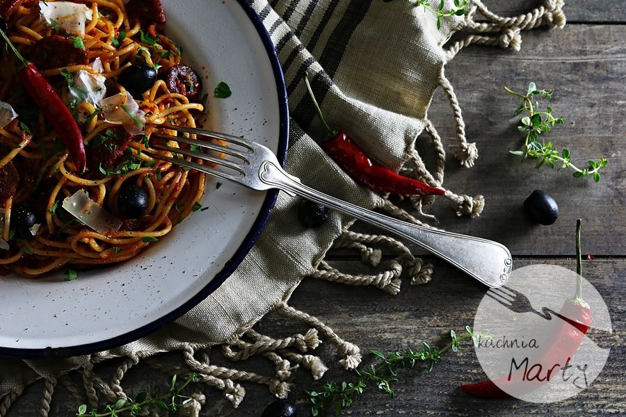 2269 - Spaghetti z chorizo i oliwkami