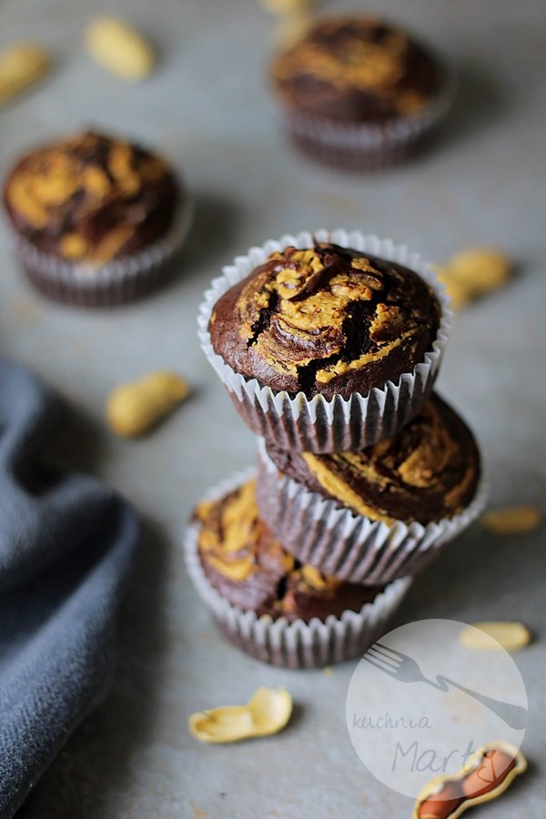 Muffinki czekoladowe z masłem orzechowym